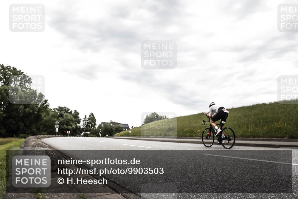 21.06.2026 - 29. Vierlanden-Triathlon H.Heesch http://msf.ph/oto/9903503 21.06.2026 10:11:06 Radfahren  meine-sportfotos.de