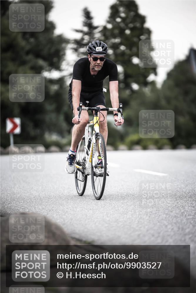 21.06.2026 - 29. Vierlanden-Triathlon H.Heesch http://msf.ph/oto/9903527 21.06.2026 10:16:35 Radfahren 32, 83, 101, 114, 392, 409, 417 meine-sportfotos.de