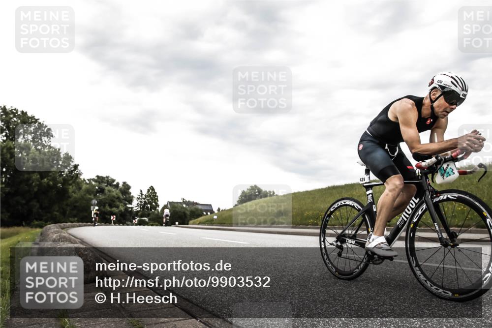 21.06.2026 - 29. Vierlanden-Triathlon H.Heesch http://msf.ph/oto/9903532 21.06.2026 10:11:40 Radfahren 179, 198, 420, 437, 1353 meine-sportfotos.de