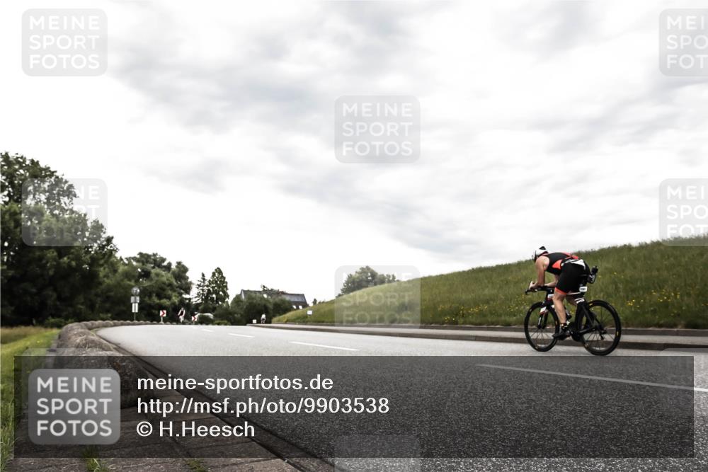 21.06.2026 - 29. Vierlanden-Triathlon H.Heesch http://msf.ph/oto/9903538 21.06.2026 10:11:45 Radfahren 100, 179 meine-sportfotos.de