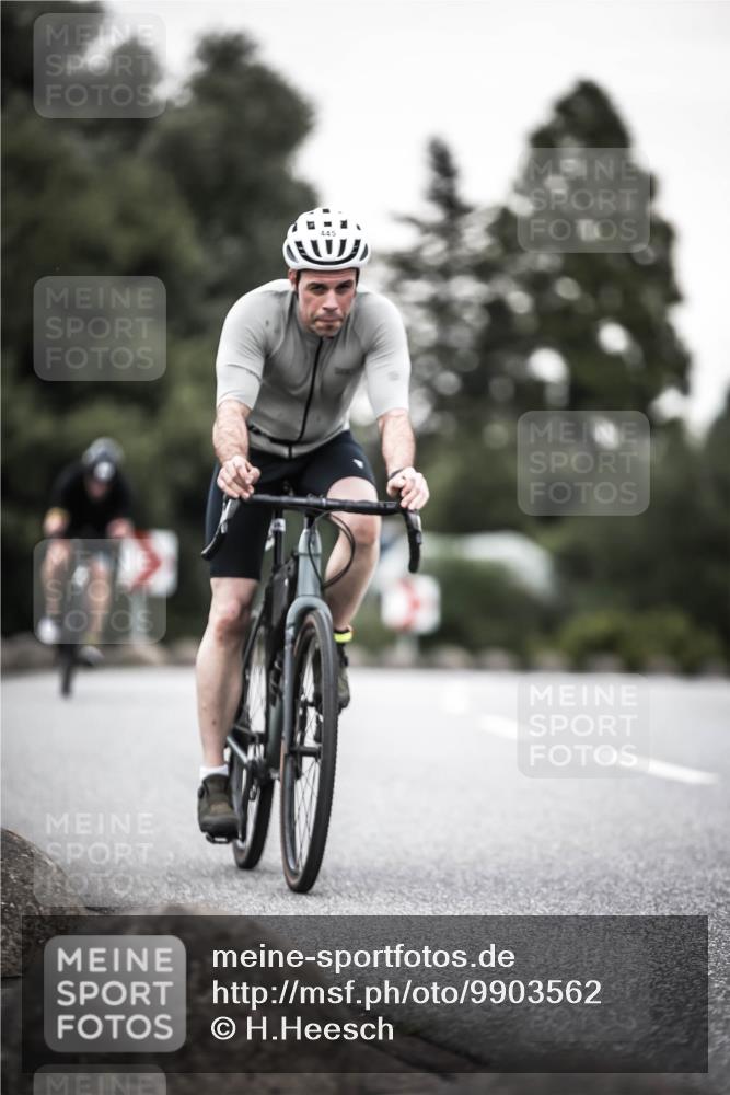 21.06.2026 - 29. Vierlanden-Triathlon H.Heesch http://msf.ph/oto/9903562 21.06.2026 10:17:33 Radfahren 77, 107, 116, 210, 211, 419, 445, 452 meine-sportfotos.de