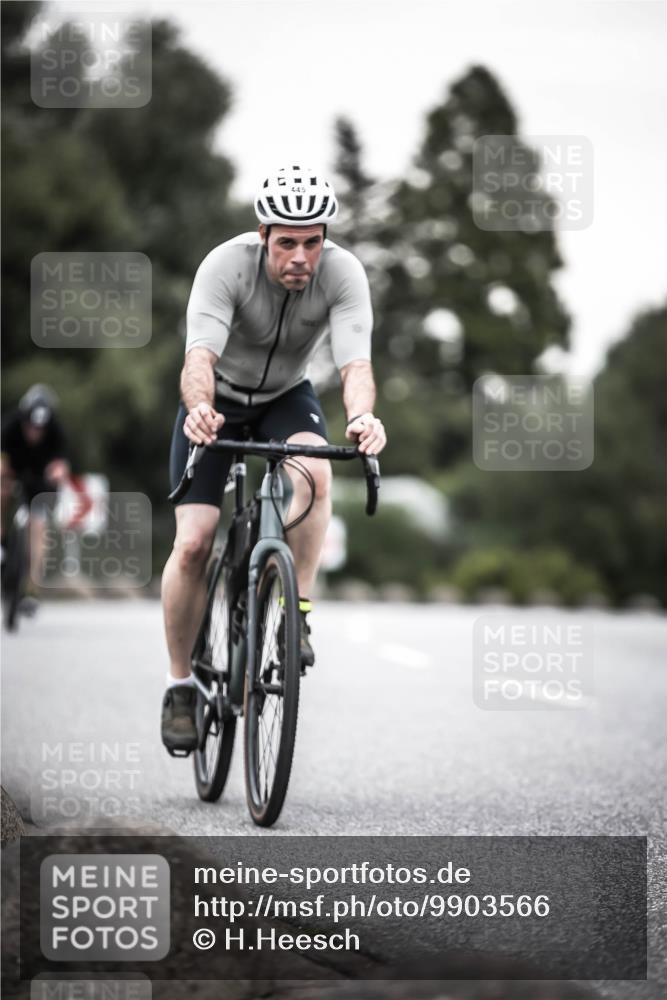 21.06.2026 - 29. Vierlanden-Triathlon H.Heesch http://msf.ph/oto/9903566 21.06.2026 10:17:33 Radfahren 77, 107, 116, 210, 211, 419, 445, 452 meine-sportfotos.de