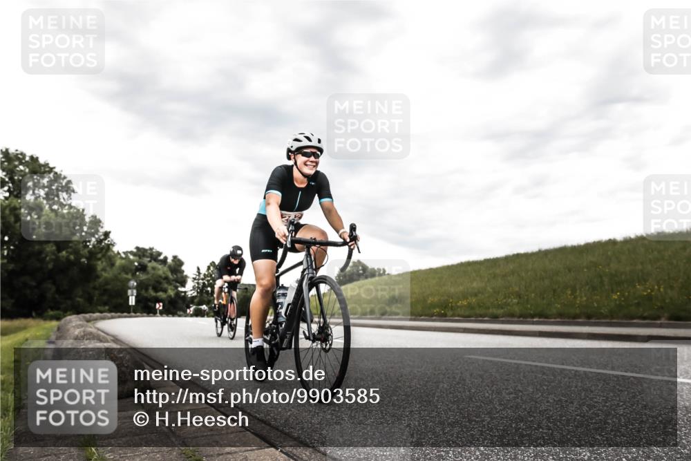 21.06.2026 - 29. Vierlanden-Triathlon H.Heesch http://msf.ph/oto/9903585 21.06.2026 10:13:08 Radfahren 36, 48, 70, 232, 429 meine-sportfotos.de