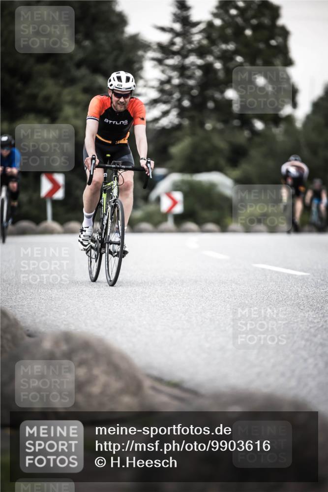 21.06.2026 - 29. Vierlanden-Triathlon H.Heesch http://msf.ph/oto/9903616 21.06.2026 10:17:48 Radfahren 3, 63, 428, 458, 471 meine-sportfotos.de