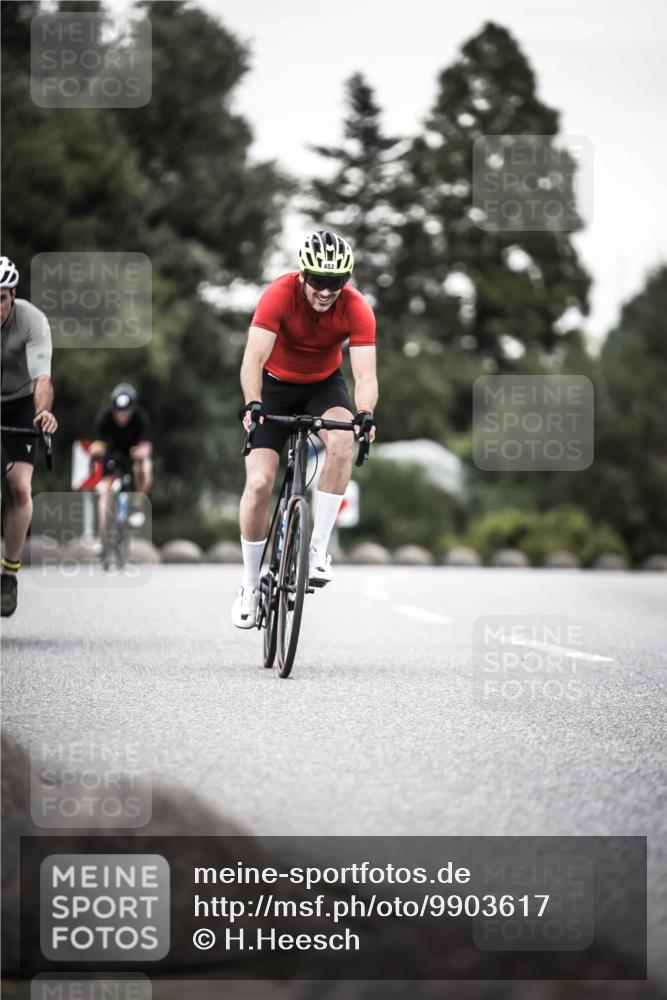 21.06.2026 - 29. Vierlanden-Triathlon H.Heesch http://msf.ph/oto/9903617 21.06.2026 10:17:32 Radfahren 77, 107, 116, 210, 211, 419, 445, 452 meine-sportfotos.de