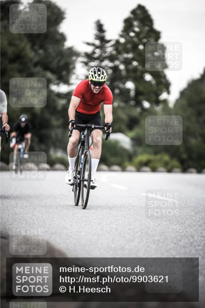 21.06.2026 - 29. Vierlanden-Triathlon H.Heesch http://msf.ph/oto/9903621 21.06.2026 10:17:32 Radfahren 77, 107, 116, 210, 211, 419, 445, 452 meine-sportfotos.de