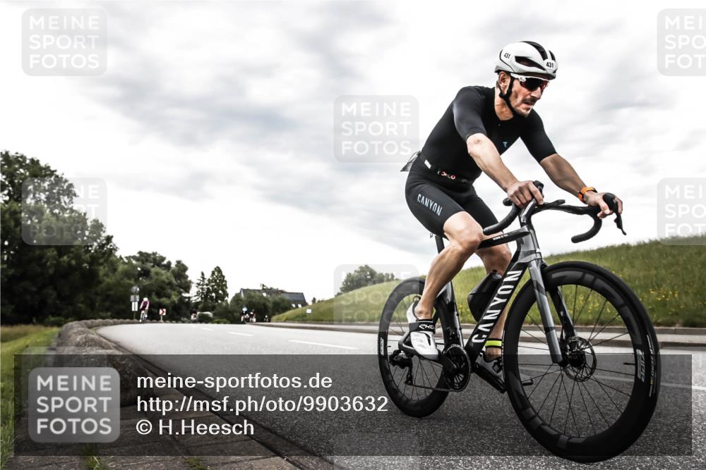 21.06.2026 - 29. Vierlanden-Triathlon H.Heesch http://msf.ph/oto/9903632 21.06.2026 10:13:21 Radfahren 126, 395, 431 meine-sportfotos.de