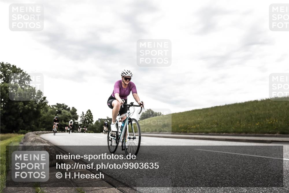 21.06.2026 - 29. Vierlanden-Triathlon H.Heesch http://msf.ph/oto/9903635 21.06.2026 10:13:26 Radfahren 9, 26, 90, 276 meine-sportfotos.de