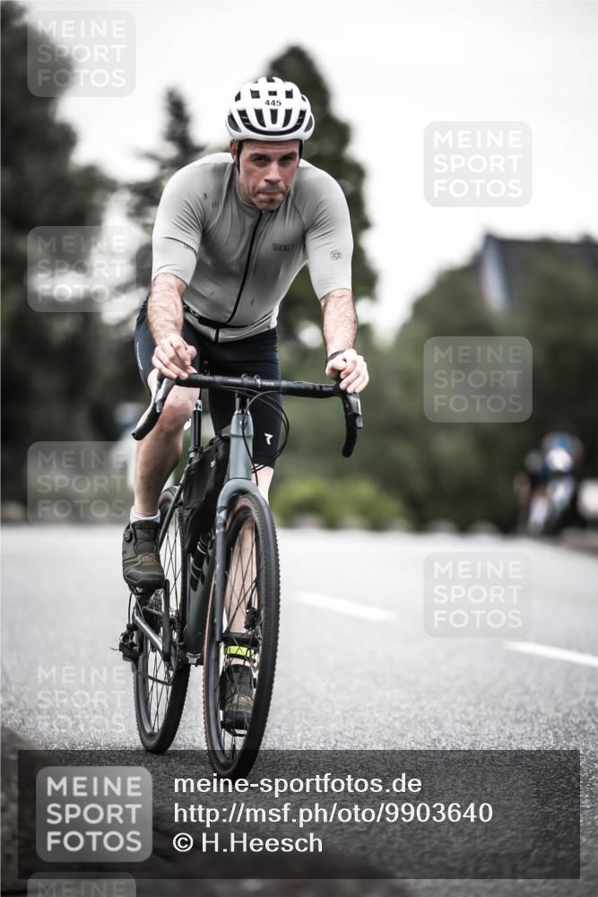 21.06.2026 - 29. Vierlanden-Triathlon H.Heesch http://msf.ph/oto/9903640 21.06.2026 10:17:33 Radfahren 77, 107, 116, 210, 211, 419, 445, 452 meine-sportfotos.de