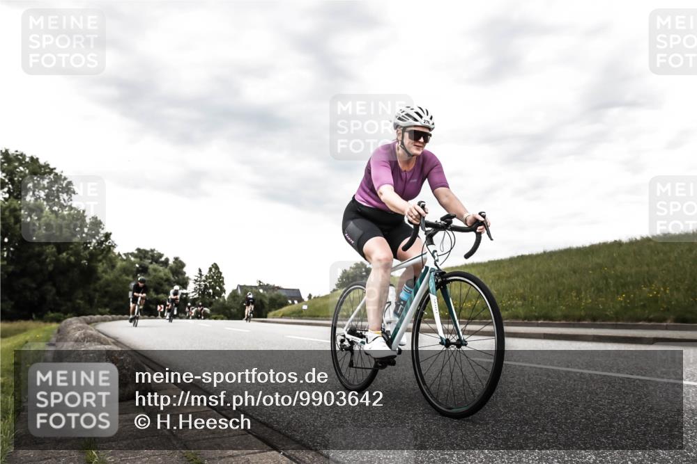 21.06.2026 - 29. Vierlanden-Triathlon H.Heesch http://msf.ph/oto/9903642 21.06.2026 10:13:26 Radfahren 9, 26, 90, 276 meine-sportfotos.de
