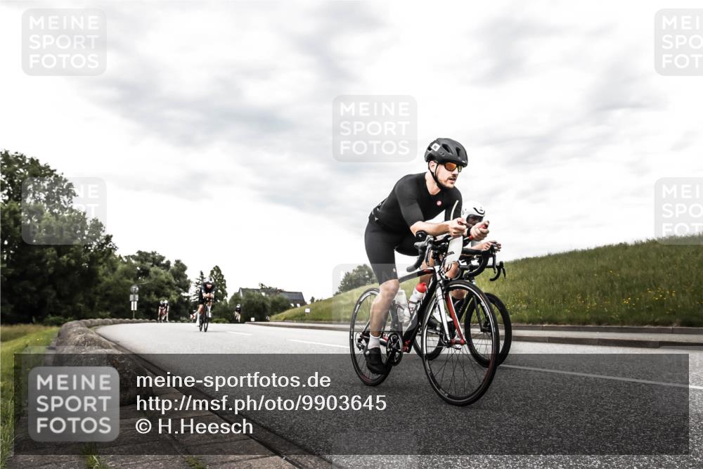 21.06.2026 - 29. Vierlanden-Triathlon H.Heesch http://msf.ph/oto/9903645 21.06.2026 10:13:28 Radfahren 9, 26, 75, 90, 276 meine-sportfotos.de