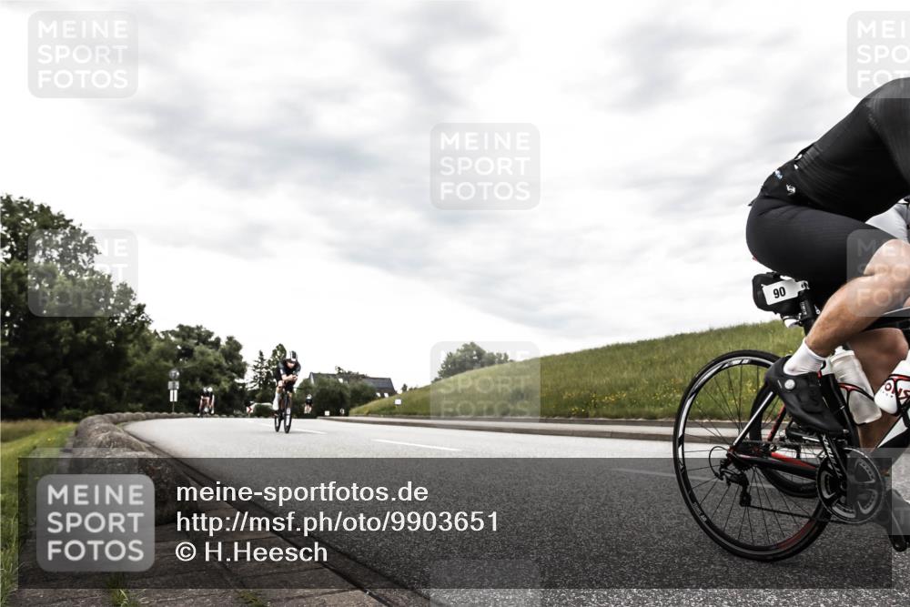 21.06.2026 - 29. Vierlanden-Triathlon H.Heesch http://msf.ph/oto/9903651 21.06.2026 10:13:28 Radfahren 9, 26, 75, 90, 276 meine-sportfotos.de