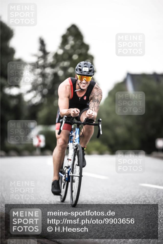 21.06.2026 - 29. Vierlanden-Triathlon H.Heesch http://msf.ph/oto/9903656 21.06.2026 10:17:58 Radfahren 3, 64, 422, 444, 474, 477 meine-sportfotos.de