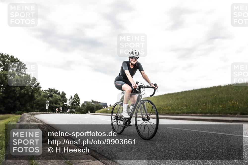 21.06.2026 - 29. Vierlanden-Triathlon H.Heesch http://msf.ph/oto/9903661 21.06.2026 10:13:33 Radfahren 75, 236 meine-sportfotos.de