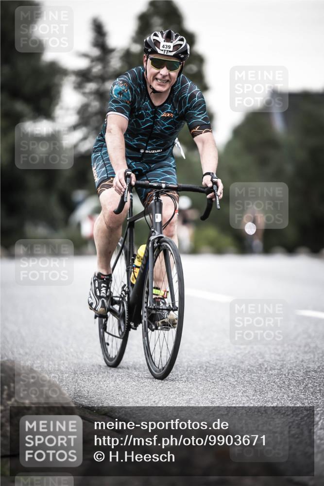 21.06.2026 - 29. Vierlanden-Triathlon H.Heesch http://msf.ph/oto/9903671 21.06.2026 10:18:08 Radfahren 191, 439, 477 meine-sportfotos.de