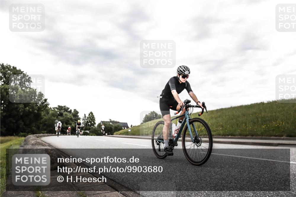 21.06.2026 - 29. Vierlanden-Triathlon H.Heesch http://msf.ph/oto/9903680 21.06.2026 10:14:15 Radfahren 6, 37, 130, 140, 195, 238, 464 meine-sportfotos.de