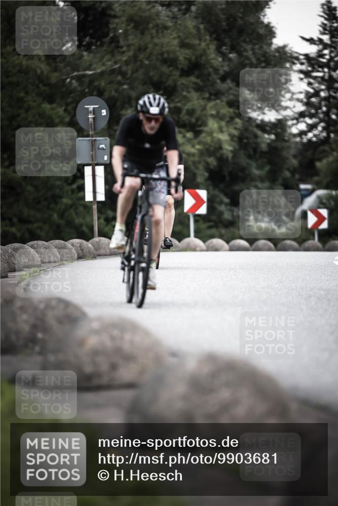 21.06.2026 - 29. Vierlanden-Triathlon H.Heesch http://msf.ph/oto/9903681 21.06.2026 10:17:42 Radfahren 63, 428, 458, 475 meine-sportfotos.de