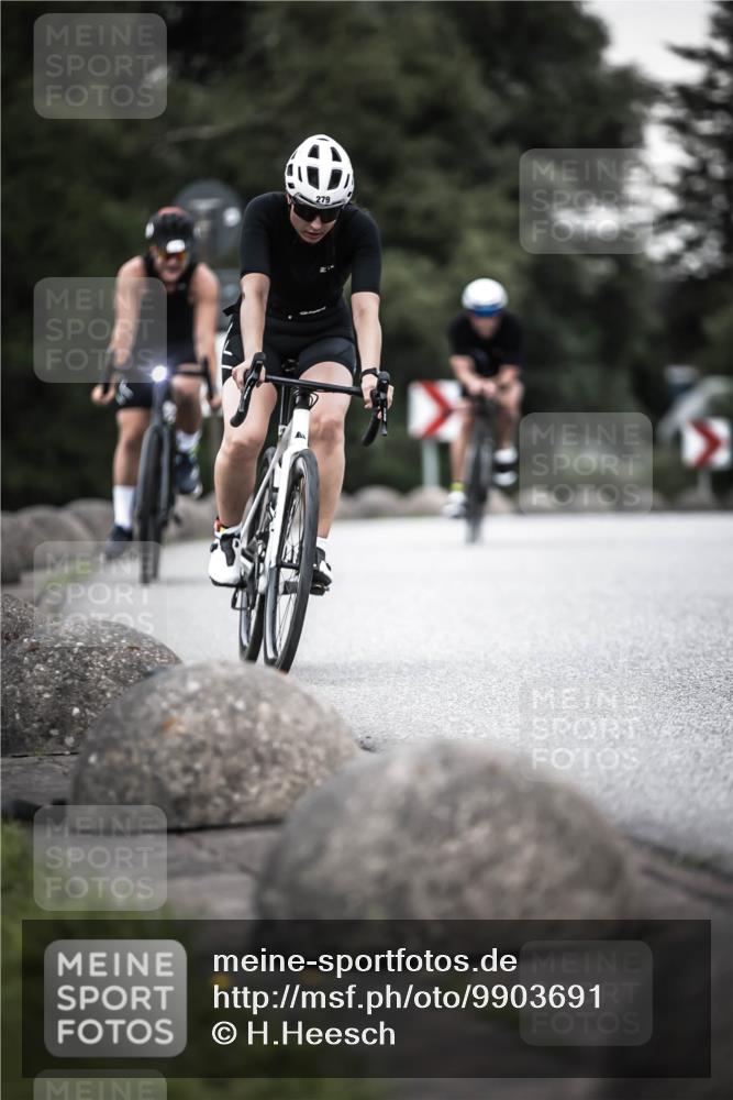 21.06.2026 - 29. Vierlanden-Triathlon H.Heesch http://msf.ph/oto/9903691 21.06.2026 10:18:15 Radfahren 105, 124, 279 meine-sportfotos.de