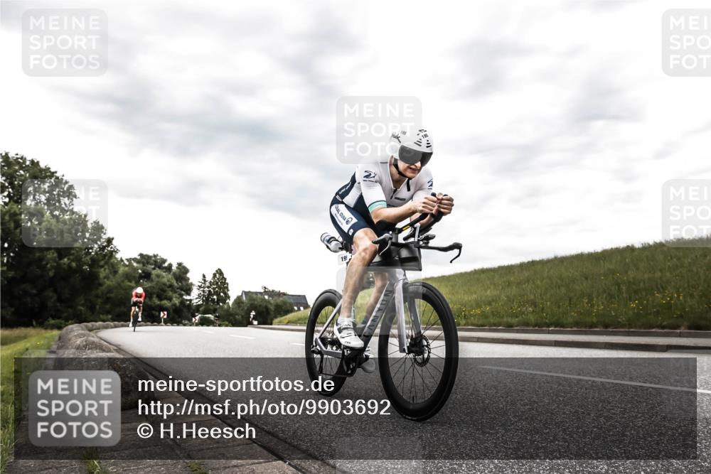 21.06.2026 - 29. Vierlanden-Triathlon H.Heesch http://msf.ph/oto/9903692 21.06.2026 10:14:17 Radfahren 6, 37, 130, 140, 195, 204, 238, 464 meine-sportfotos.de