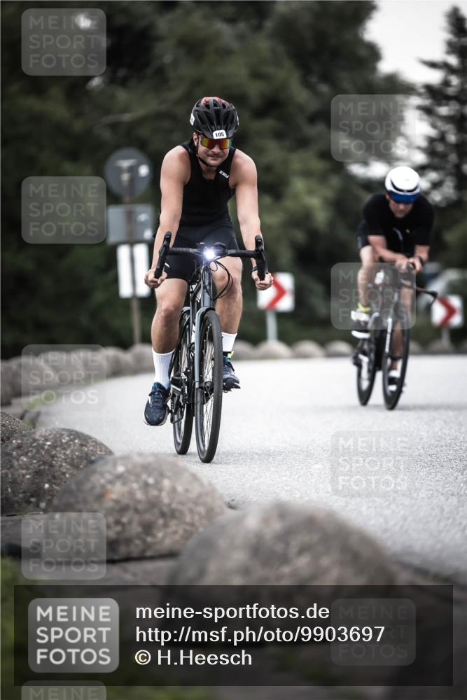 21.06.2026 - 29. Vierlanden-Triathlon H.Heesch http://msf.ph/oto/9903697 21.06.2026 10:18:17 Radfahren 105, 124, 279 meine-sportfotos.de