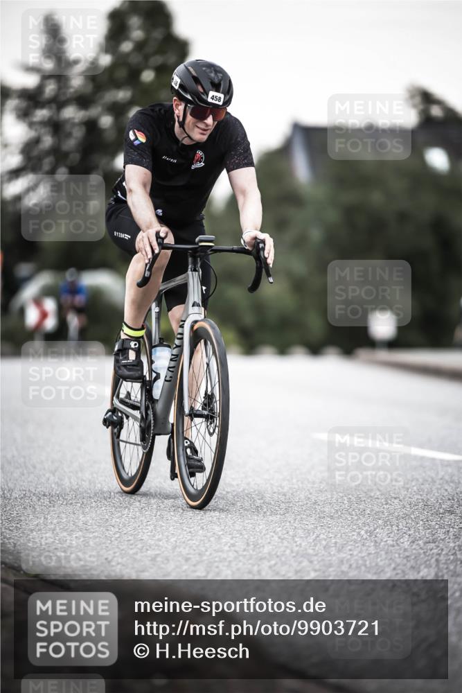 21.06.2026 - 29. Vierlanden-Triathlon H.Heesch http://msf.ph/oto/9903721 21.06.2026 10:17:45 Radfahren 63, 428, 458, 471, 475 meine-sportfotos.de