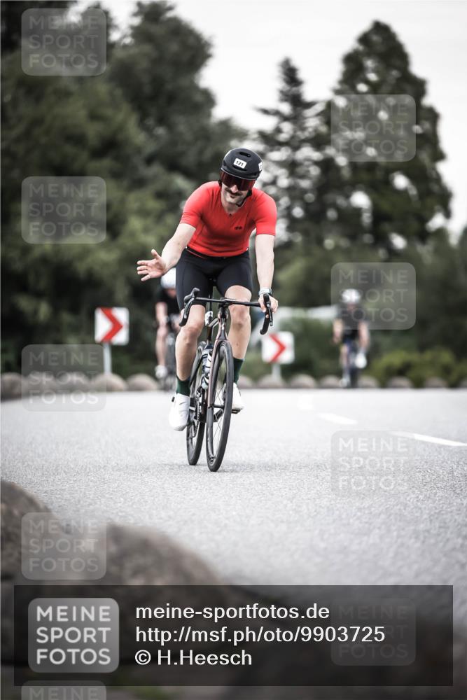 21.06.2026 - 29. Vierlanden-Triathlon H.Heesch http://msf.ph/oto/9903725 21.06.2026 10:18:32 Radfahren 87, 121, 393, 442, 446 meine-sportfotos.de