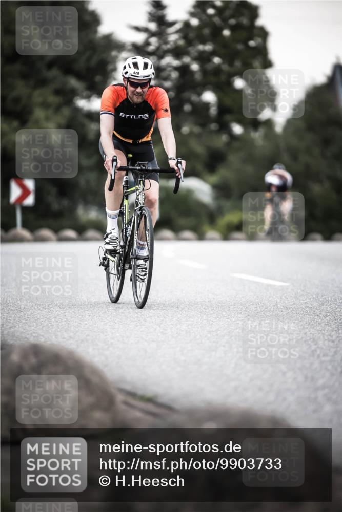 21.06.2026 - 29. Vierlanden-Triathlon H.Heesch http://msf.ph/oto/9903733 21.06.2026 10:17:48 Radfahren 3, 63, 428, 458, 471 meine-sportfotos.de