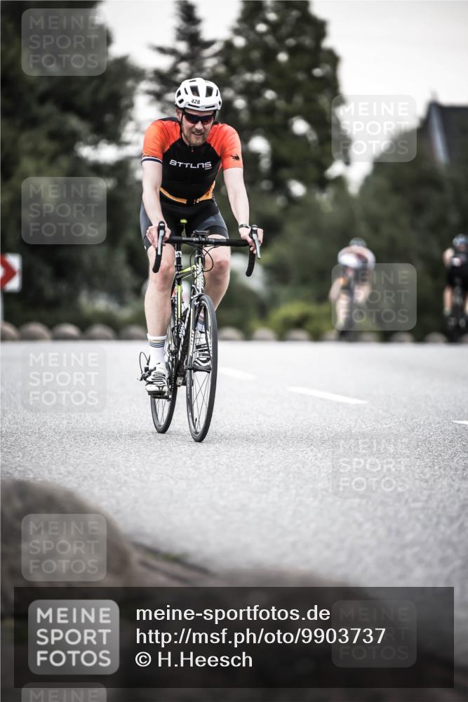 21.06.2026 - 29. Vierlanden-Triathlon H.Heesch http://msf.ph/oto/9903737 21.06.2026 10:17:48 Radfahren 3, 63, 428, 458, 471 meine-sportfotos.de