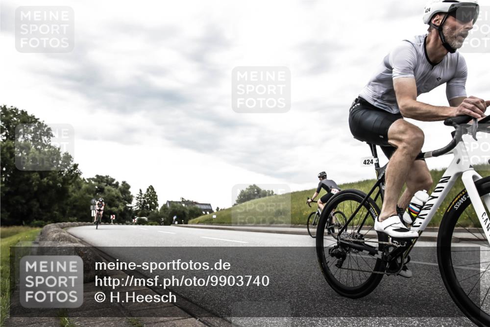21.06.2026 - 29. Vierlanden-Triathlon H.Heesch http://msf.ph/oto/9903740 21.06.2026 10:15:09 Radfahren 129, 156, 424 meine-sportfotos.de