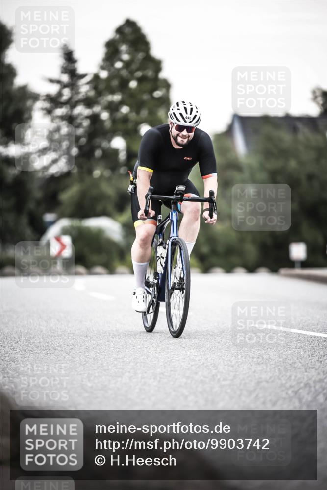 21.06.2026 - 29. Vierlanden-Triathlon H.Heesch http://msf.ph/oto/9903742 21.06.2026 10:18:37 Radfahren 442, 446 meine-sportfotos.de