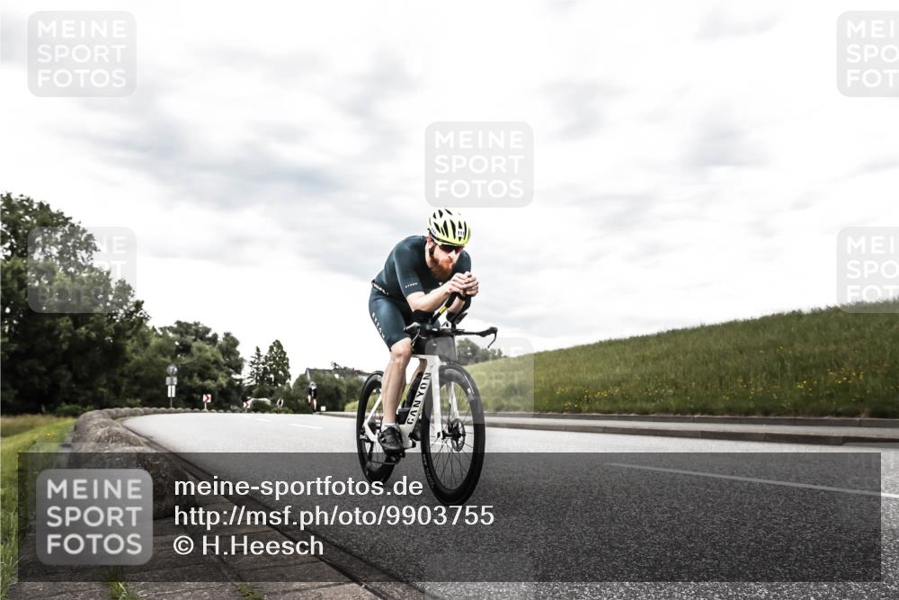 21.06.2026 - 29. Vierlanden-Triathlon H.Heesch http://msf.ph/oto/9903755 21.06.2026 10:15:18 Radfahren 23, 33, 111 meine-sportfotos.de