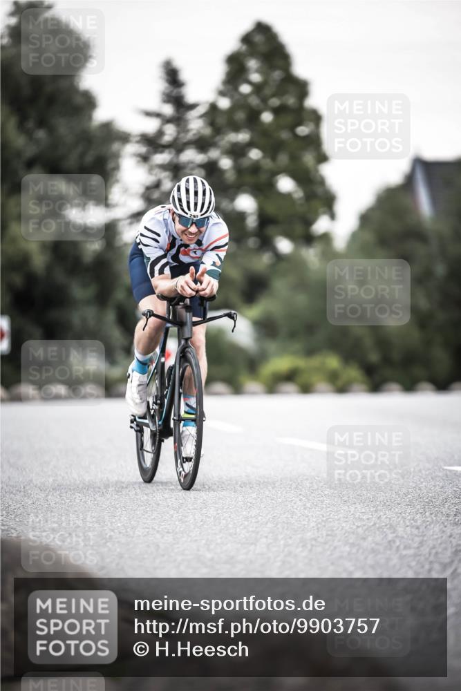 21.06.2026 - 29. Vierlanden-Triathlon H.Heesch http://msf.ph/oto/9903757 21.06.2026 10:18:46 Radfahren 148, 290 meine-sportfotos.de