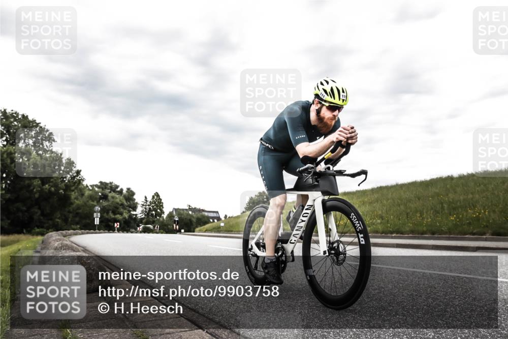 21.06.2026 - 29. Vierlanden-Triathlon H.Heesch http://msf.ph/oto/9903758 21.06.2026 10:15:18 Radfahren 23, 33, 111 meine-sportfotos.de