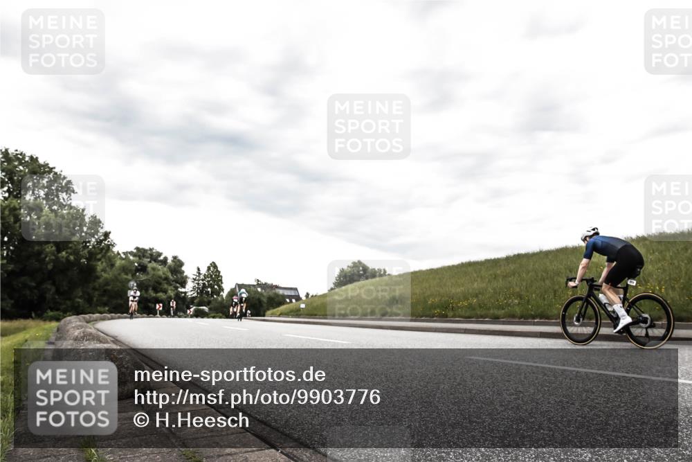21.06.2026 - 29. Vierlanden-Triathlon H.Heesch http://msf.ph/oto/9903776 21.06.2026 10:15:38 Radfahren 98, 449 meine-sportfotos.de