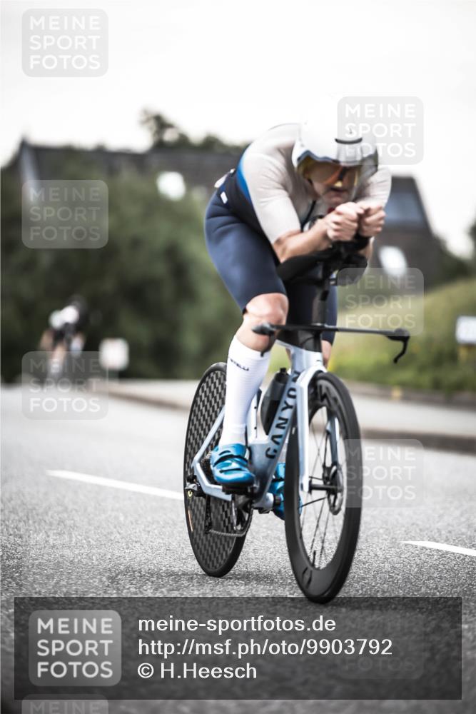 21.06.2026 - 29. Vierlanden-Triathlon H.Heesch http://msf.ph/oto/9903792 21.06.2026 10:17:56 Radfahren 3, 64, 422, 444, 474 meine-sportfotos.de