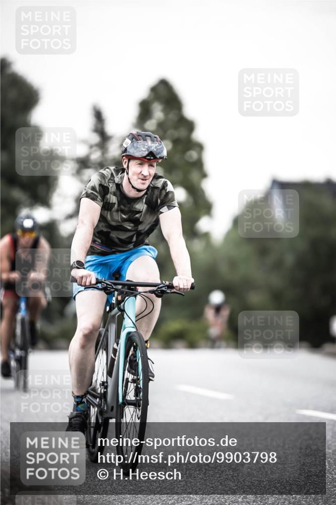 21.06.2026 - 29. Vierlanden-Triathlon H.Heesch http://msf.ph/oto/9903798 21.06.2026 10:17:57 Radfahren 3, 64, 422, 444, 474, 477 meine-sportfotos.de