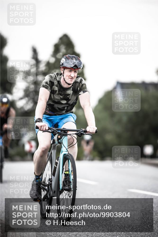 21.06.2026 - 29. Vierlanden-Triathlon H.Heesch http://msf.ph/oto/9903804 21.06.2026 10:17:57 Radfahren 3, 64, 422, 444, 474, 477 meine-sportfotos.de