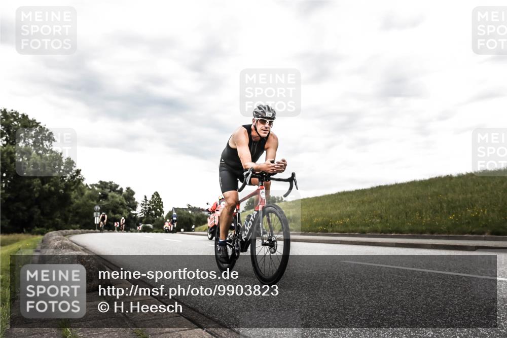 21.06.2026 - 29. Vierlanden-Triathlon H.Heesch http://msf.ph/oto/9903823 21.06.2026 10:15:46 Radfahren 231, 397, 447, 467 meine-sportfotos.de