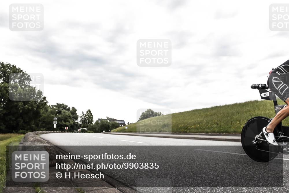 21.06.2026 - 29. Vierlanden-Triathlon H.Heesch http://msf.ph/oto/9903835 21.06.2026 10:15:58 Radfahren 212, 410 meine-sportfotos.de