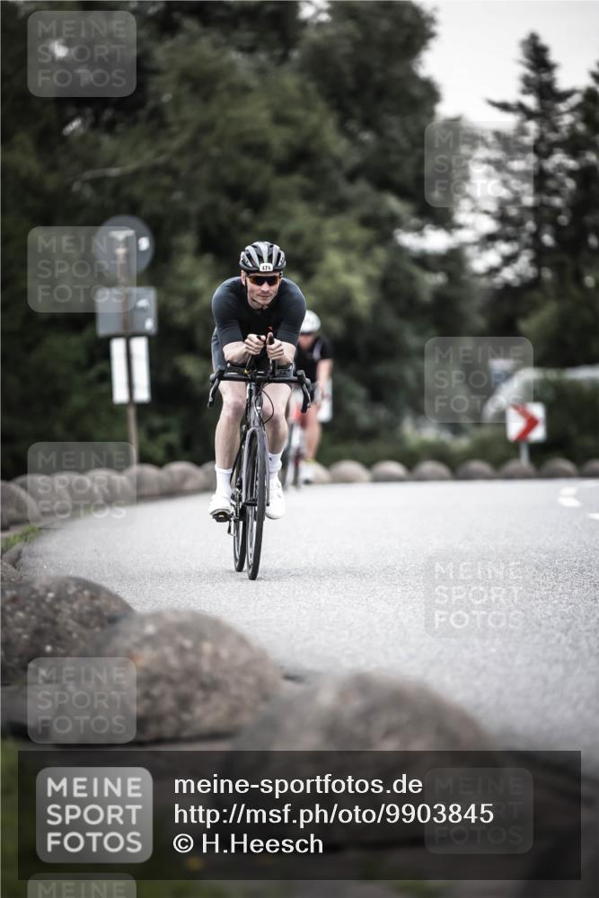 21.06.2026 - 29. Vierlanden-Triathlon H.Heesch http://msf.ph/oto/9903845 21.06.2026 10:18:01 Radfahren 64, 191, 422, 439, 444, 474, 477 meine-sportfotos.de