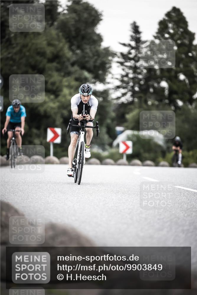 21.06.2026 - 29. Vierlanden-Triathlon H.Heesch http://msf.ph/oto/9903849 21.06.2026 10:19:06 Radfahren 24, 45, 261, 418, 470 meine-sportfotos.de