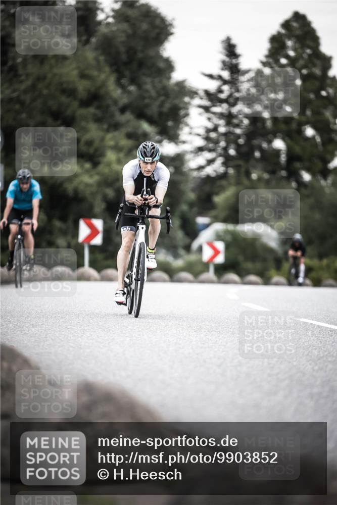 21.06.2026 - 29. Vierlanden-Triathlon H.Heesch http://msf.ph/oto/9903852 21.06.2026 10:19:06 Radfahren 24, 45, 261, 418, 470 meine-sportfotos.de