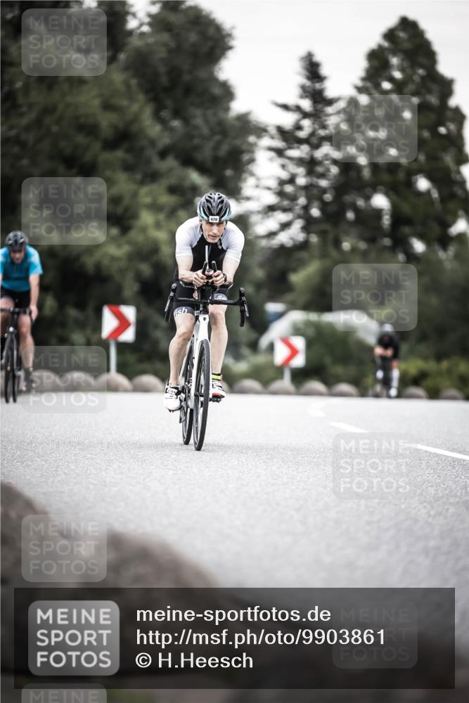 21.06.2026 - 29. Vierlanden-Triathlon H.Heesch http://msf.ph/oto/9903861 21.06.2026 10:19:06 Radfahren 24, 45, 261, 418, 470 meine-sportfotos.de
