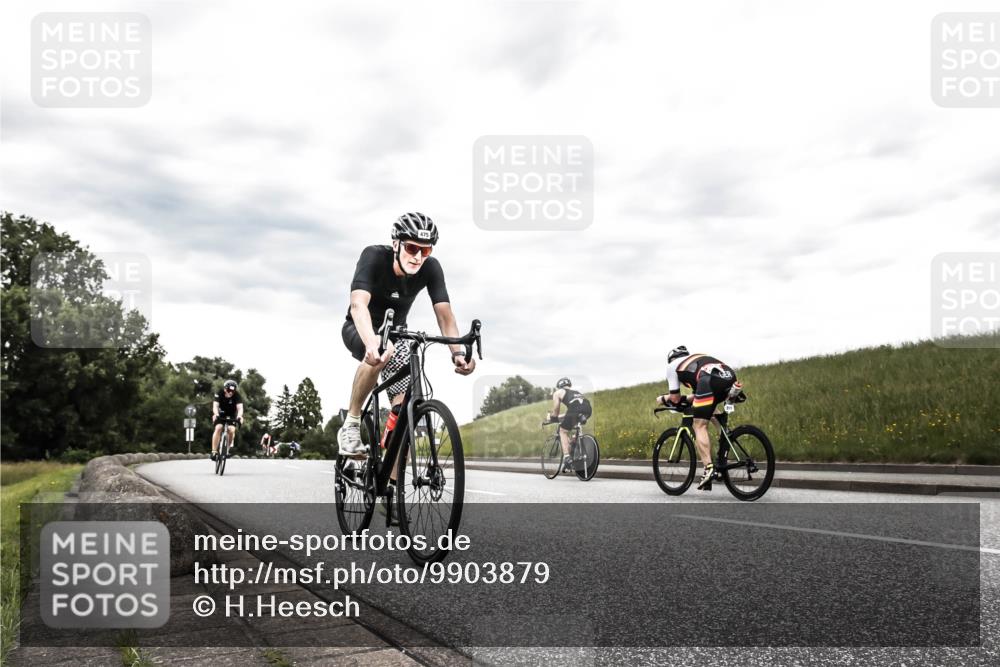 21.06.2026 - 29. Vierlanden-Triathlon H.Heesch http://msf.ph/oto/9903879 21.06.2026 10:17:44 Radfahren 63, 458, 475 meine-sportfotos.de