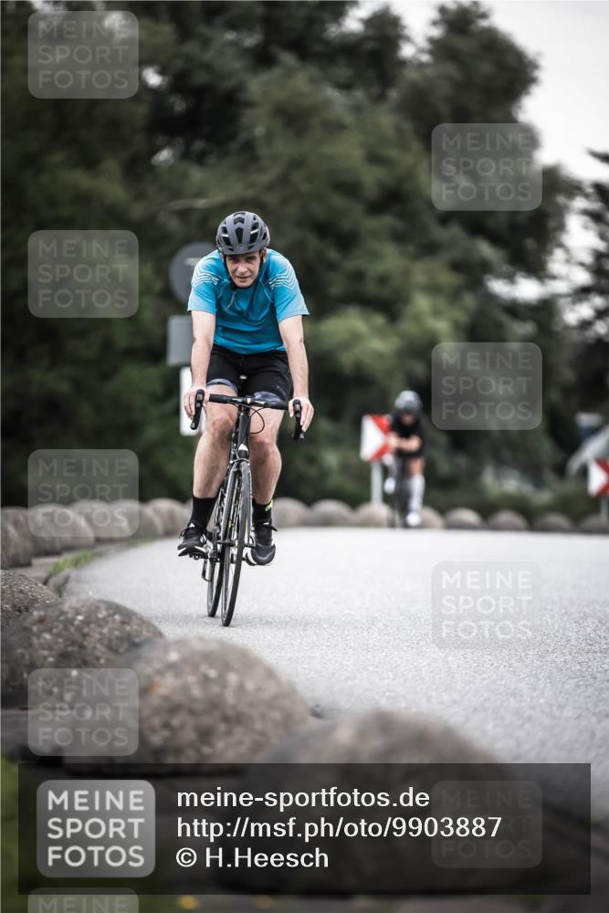 21.06.2026 - 29. Vierlanden-Triathlon H.Heesch http://msf.ph/oto/9903887 21.06.2026 10:19:08 Radfahren 24, 45, 261, 418, 470 meine-sportfotos.de