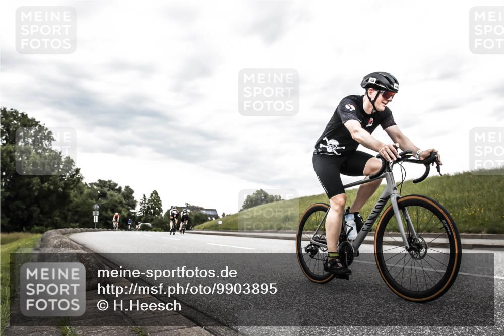 21.06.2026 - 29. Vierlanden-Triathlon H.Heesch http://msf.ph/oto/9903895 21.06.2026 10:17:45 Radfahren 63, 428, 458, 475 meine-sportfotos.de