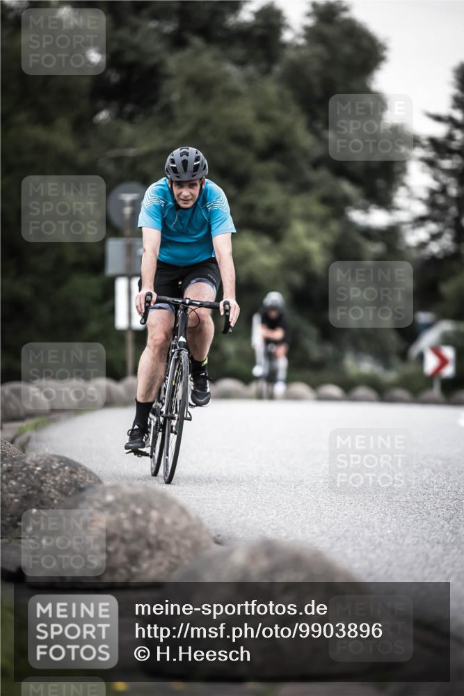 21.06.2026 - 29. Vierlanden-Triathlon H.Heesch http://msf.ph/oto/9903896 21.06.2026 10:19:08 Radfahren 24, 45, 261, 418, 470 meine-sportfotos.de