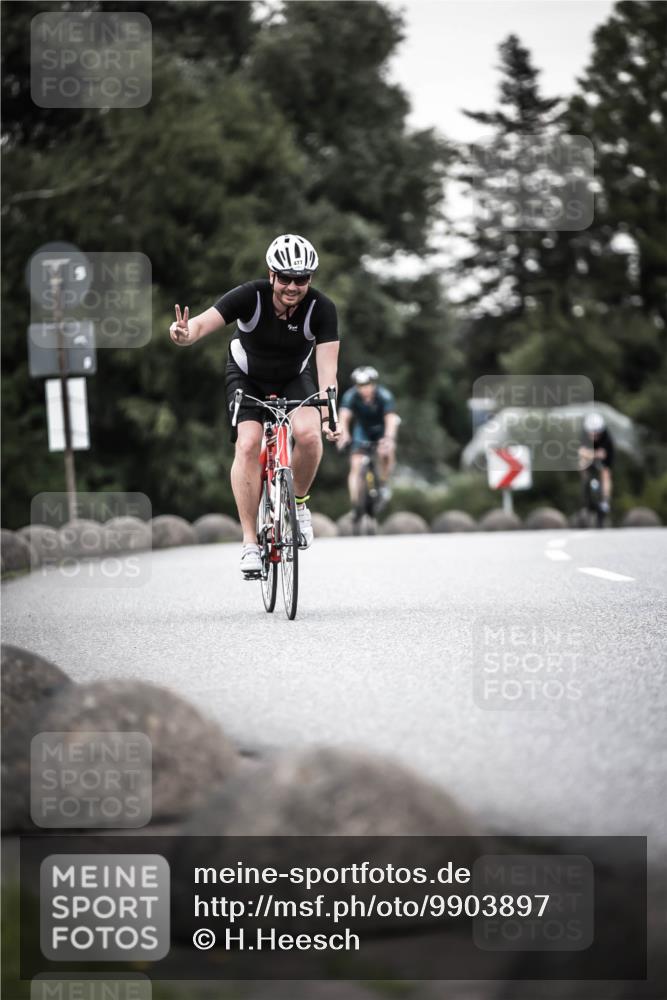 21.06.2026 - 29. Vierlanden-Triathlon H.Heesch http://msf.ph/oto/9903897 21.06.2026 10:18:03 Radfahren 64, 191, 439, 474, 477 meine-sportfotos.de