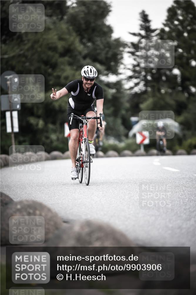 21.06.2026 - 29. Vierlanden-Triathlon H.Heesch http://msf.ph/oto/9903906 21.06.2026 10:18:03 Radfahren 64, 191, 439, 474, 477 meine-sportfotos.de