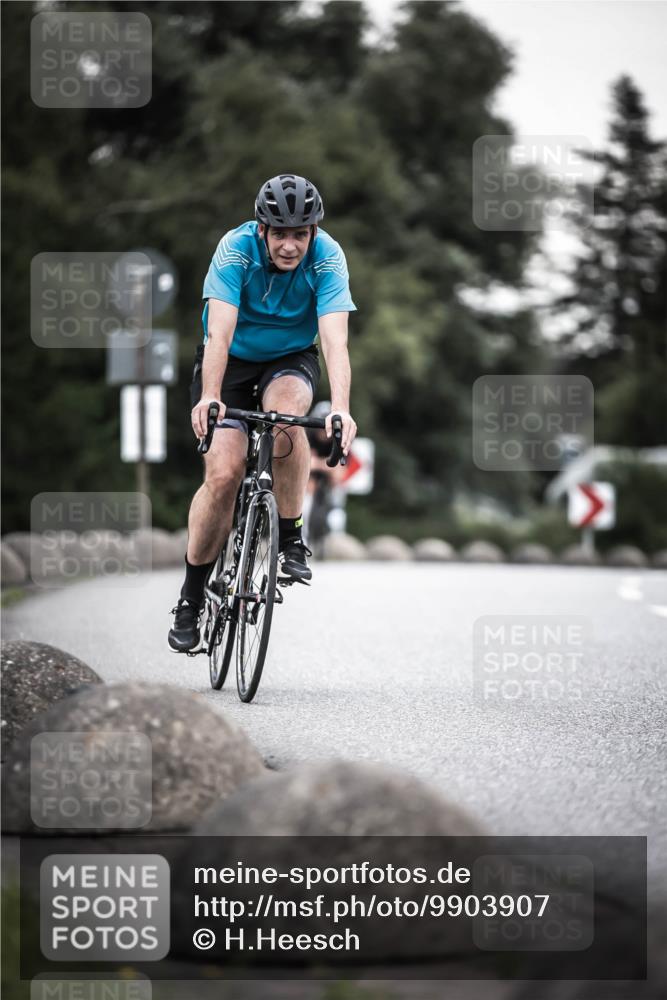 21.06.2026 - 29. Vierlanden-Triathlon H.Heesch http://msf.ph/oto/9903907 21.06.2026 10:19:08 Radfahren 24, 45, 261, 418, 470 meine-sportfotos.de